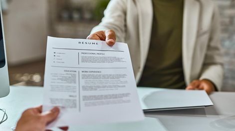 Las contrataciones laborales caerán este año respecto de 2023 y 2022 en Argentina.