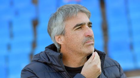 Gabriel Gómez, el DT de Independiente Rivadavia que sueña con deja afuera a Gimnasia. / Orlando Pelichotti