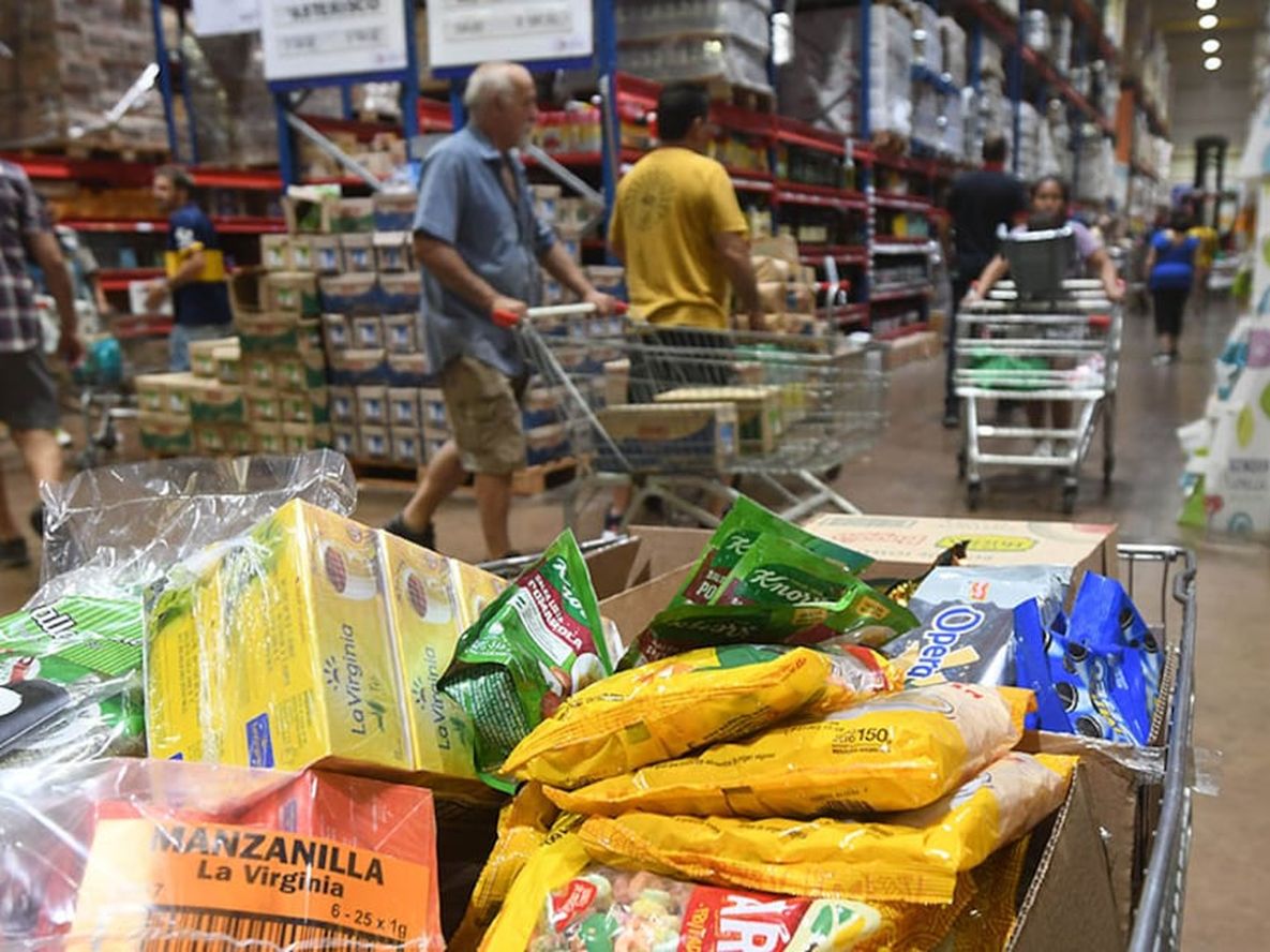 En los grandes centros de compras, el acumulado de 2022 reflejó un incremento de 35,1%, mientras que las ventas en los autoservicios mayoristas registraron una baja de 0,6% frente a 2021.Foto: José Gutierrez / Los Andes