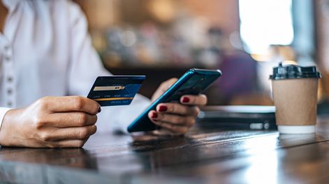 Un informe revela que en Argentina las mujeres están más bancarizadas que los hombres