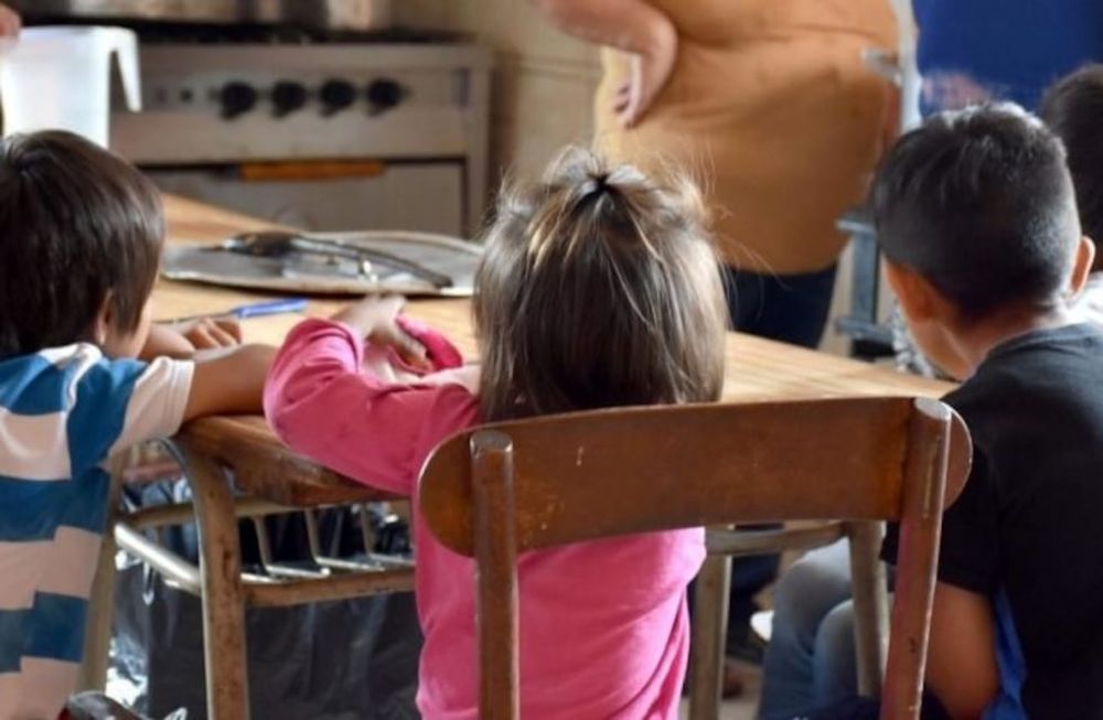 Más del 70% de los niños, niñas y adolescentes consume con baja frecuencia legumbres, cereales integrales, verduras y frutas