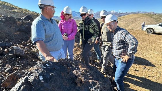 En Hierro Indio, la vicegobernadora Hebe Casado; la ministra de Energía y Ambiente, Jimena Latorre; y el director de Minería, Jerónimo Shantal.