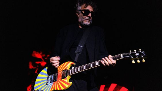 Fito Páez sacudió el Arena Maipú con su regreso