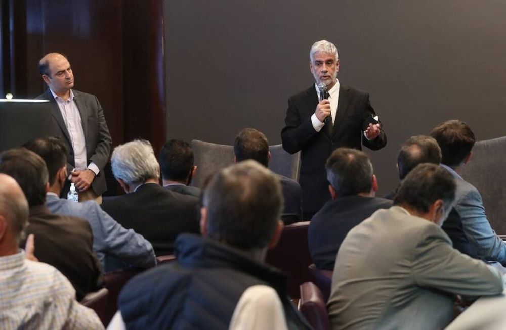 El Gobierno discutió con los empresarios las causas de las subas de precios.