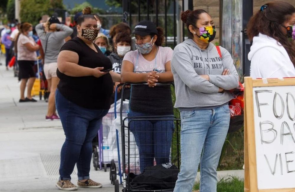 Alta demanda en los bancos de alimentos estadounidenses, a pesar de las bajas tasas de desempleo.