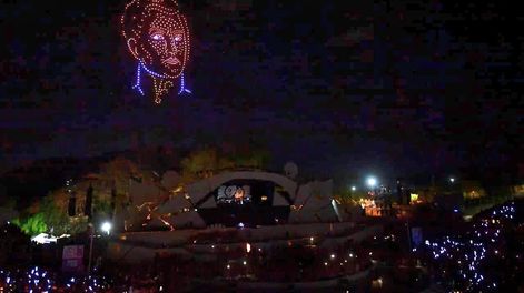 Un show de drones deslumbró a los espectadores del Acto Central de la Vendimia y sorprendió al finalizar el espectáculo 90 Cosechas de una misma cepa