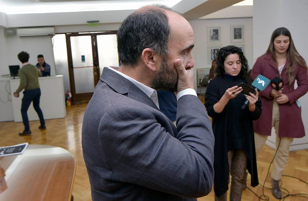 La Dirección General de Escuelas, que lidera José Thomas, apelará un fallo judicial por demorar la titularización de horas cátedra a un docente. Foto: Orlando Pelichotti / Los Andes