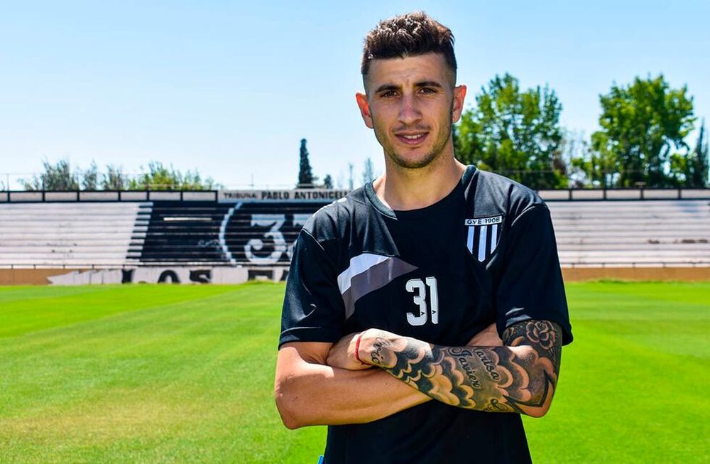 Emanuel Del Bianco llegó a Gimnasia con ganas de luchar el campeonato. Viene de jugar en Ferro de La Pampa, a donde fue Pampa Gelabert.