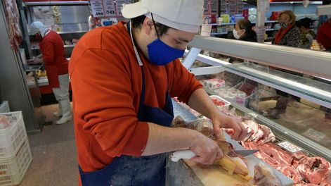 La puja por los precios de la carne sigue en debate entre productores, frigoríficos, carnicerías y el gobierno. Foto Orlando Pelichotti / Los Andes