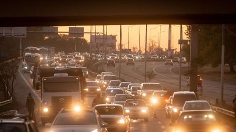Imagen ilustrativa. Archivo. Los controles se realizan en los distintos accesos a la ciudad de Mendoza pidiendo certificados de circulación.  Foto: Ignacio Blanco / Los Andes