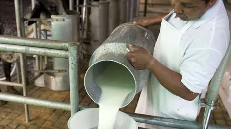 APYMEL adviertió en Aconcagua Radio sobre los desafíos y oportunidades de la industria láctea en Argentina