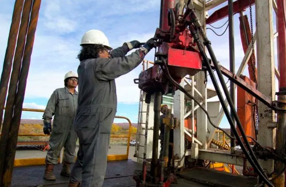 El Sindicato del Personal Jerárquico de Cuyo y La Roja llegó a un acuerdo de varios puntos con YPF después del paro del martes. Foto: LM Neuquén