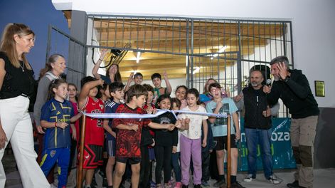 La Ciudad y la Fundación Grupo América inauguraron el SUM del playón deportivo del barrio Sanidad