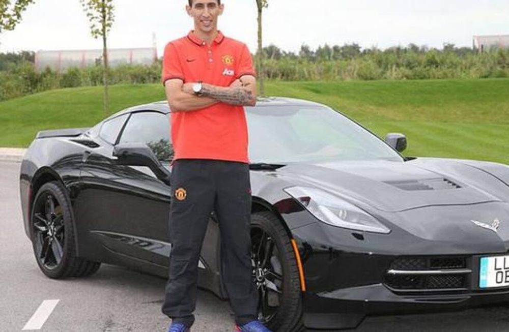 Di María y su primer regalo en Manchester: un Corvette