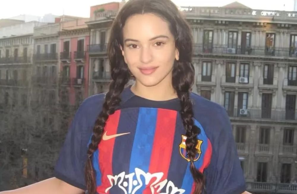 La camiseta es presentada en una caja especial y se ha convertido en una edición limitada con una cantidad de 1,899 unidades. Gentileza: Esquire.