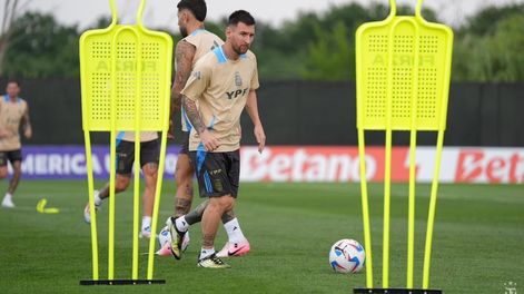 Los Andes | Lionel Messi volvió a entrenarse a la par del grupo.