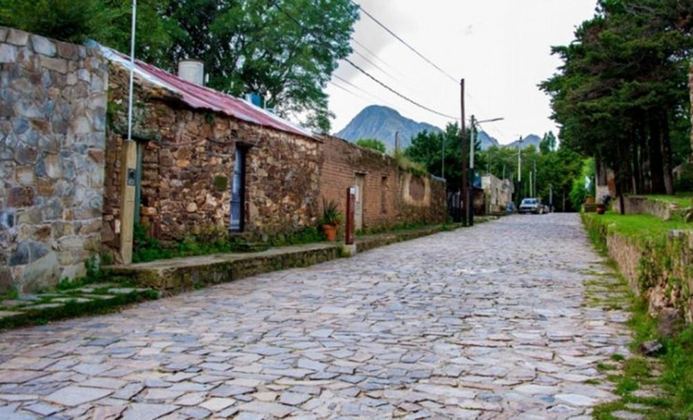 La Carolina no solo vive de la minería y la naturaleza: también tiene un lugar especial en la literatura argentina.