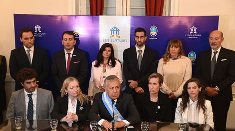 Los Andes | El gobernador Alfredo Cornejo hizo hincapié en cómo se distribuirán los fondos de Portezuelo del Viento. Foto: Prensa Gobierno de Mendoza.