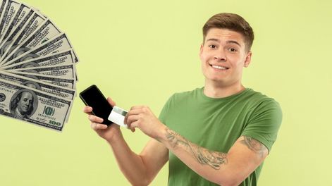 Comercios comienzan a adaptar sus sistemas para aceptar pagos en dólares.