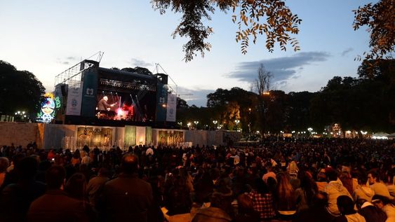 Un gran concierto gratuito se vivirá el jueves en la Plaza Independencia.