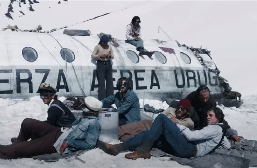 La Sociedad de la Nieve, la película de Netflix que cuenta la historia de los sobrevivientes del avión uruguayo que se estrelló en Los Andes.