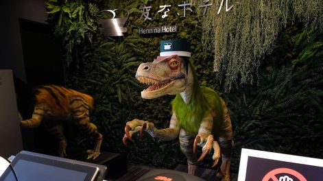 En un hotel de Japón, los recepcionistas son robots dinosaurios