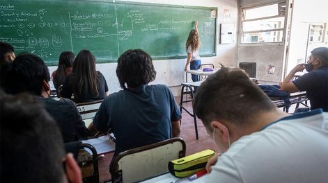 Mendoza: en la corrida informática le asignaron banco a 8144 alumnos