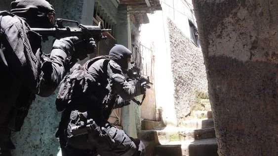 Qué es el BOPE, la temida policía militar de Brasil que intervino en las favelas de Río de Janeiro.