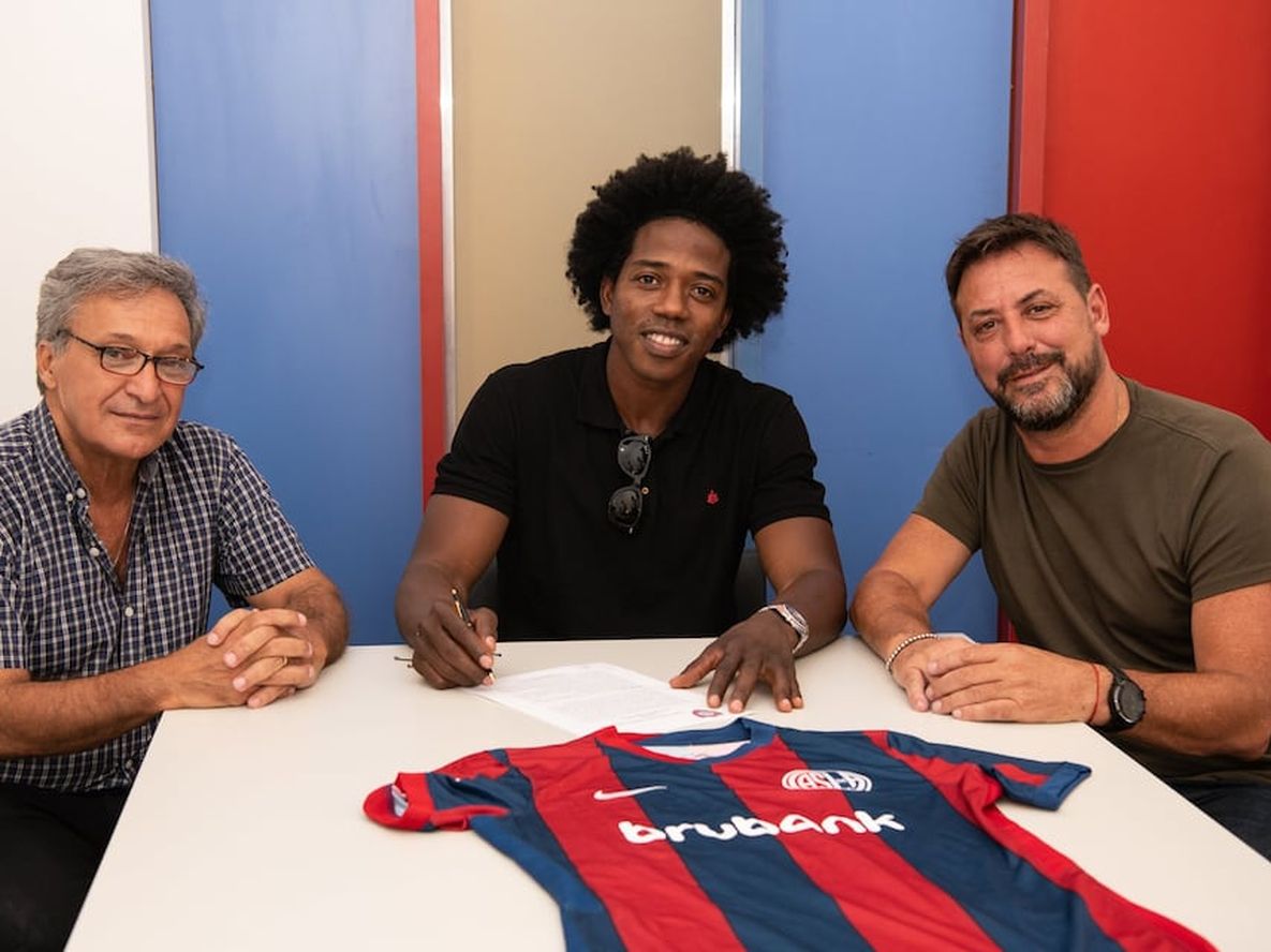 San Lorenzo presentó al colombiano Carlos Sánchez / Prensa San Lorenzo.