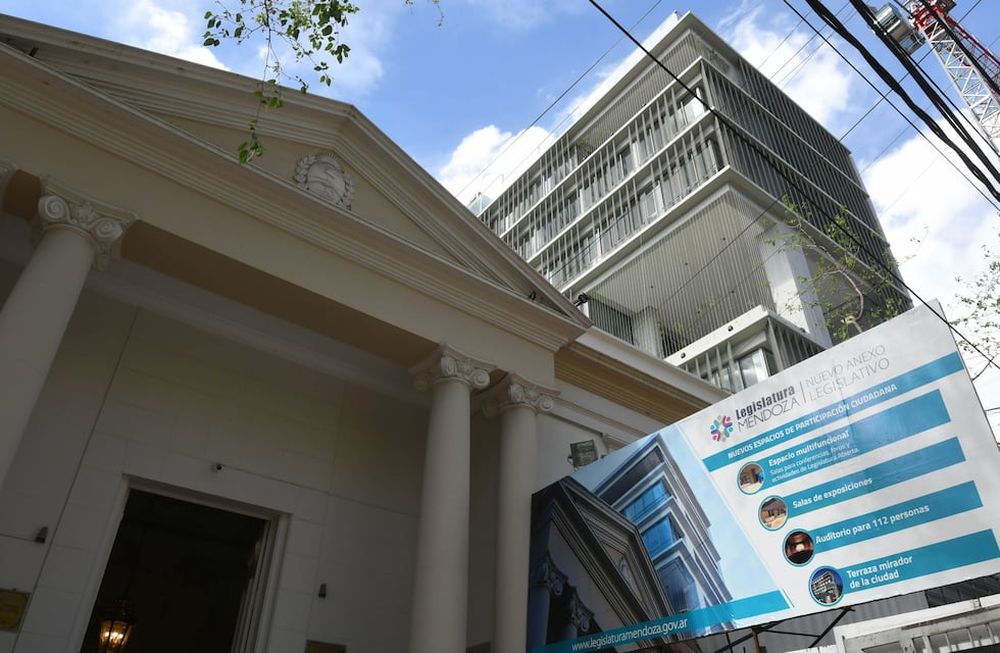 Buscan que, por ley, todos los departamentos de Mendoza tengan más calles con nombres de mujeres.