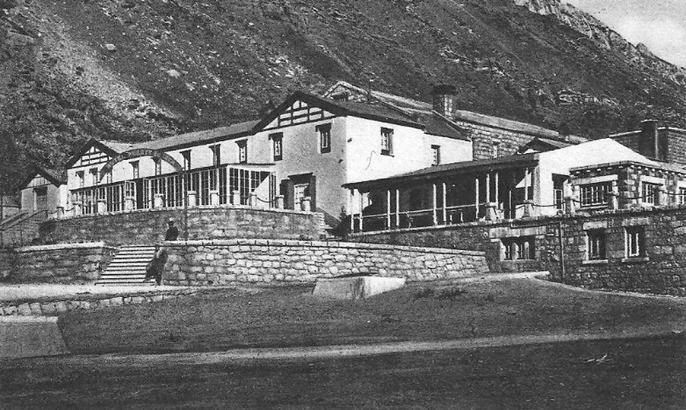 El más alto y el más lujoso de Argentina: los hoteles que brillaban en la Cordillera y hoy son fantasmas
