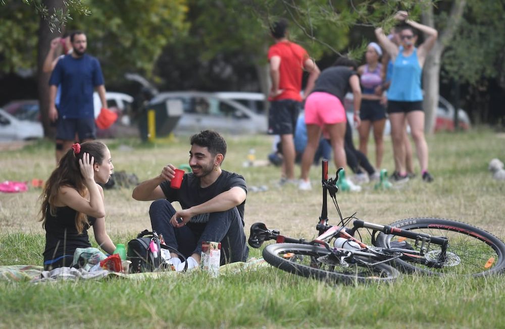 Hoy la máxima llegará a 33° y se vienen días de calor de verano: cómo estará el fin de semana largo