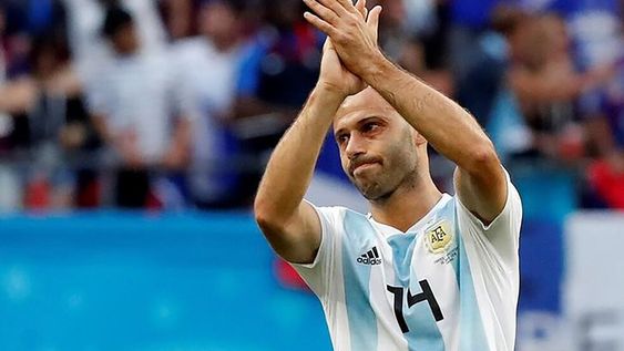 Desde River hasta el Barcelona, pasando por el Liverpool, saludaron al Jefecito.