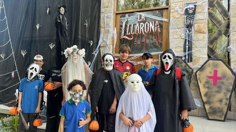 La vecina del barrio Dalvian que transformó su casa en el evento de Halloween que reunió a padres y niños.&nbsp;