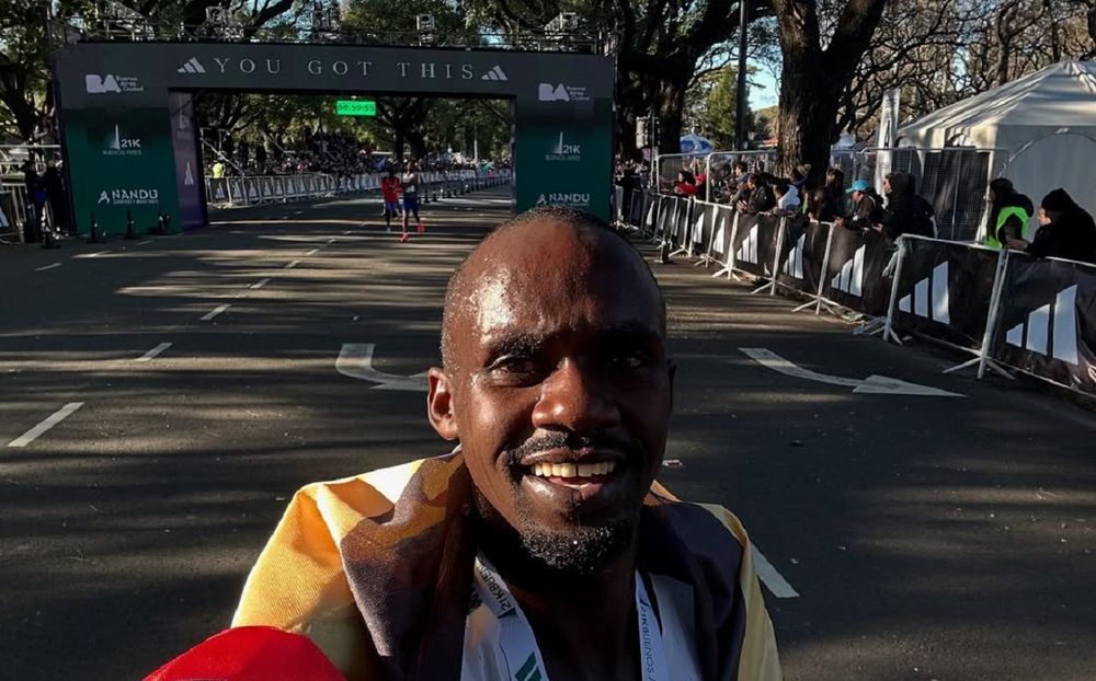 Jacob Kiplimo ganó los 21K de Buenos Aires. El atleta ugandés es poseedor del récord mundial de medio maratón.&nbsp;