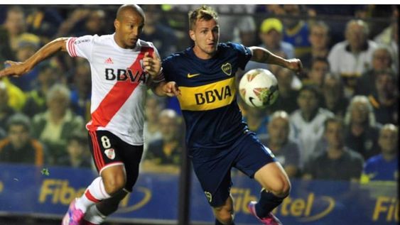 Boca y River: millones de billetes perdidos en el Río de la Plata y el Riachuelo