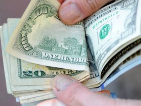 Dólar hoy: a cuánto se vende este lunes 28 de abril