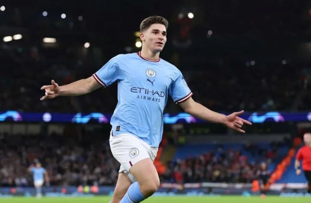 Gol y dos asistencias de Julián Alvarez para el triunfo de Manchester City ante el Sevilla por la Champions League. / Gentilez.a