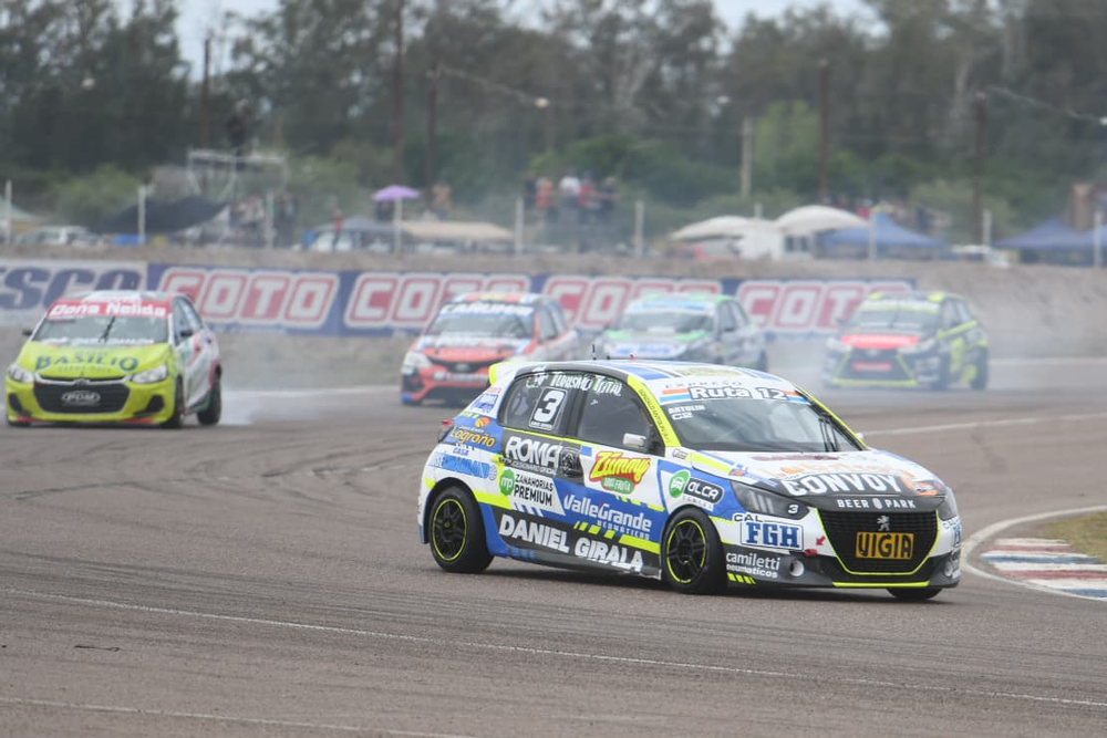 Gonzalo Antol&iacute;n hab&iacute;a hecho la pole y hab&iacute;a liderado la carrera hasta el momento de la rotura de su motor.