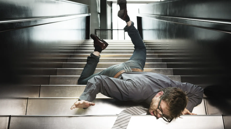 Cuál de los signos del zodíaco es el que vive metiendo la pata pero cae bien