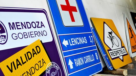 El Gobierno actualiza el Sistema de Señalización Vial Uniforme.