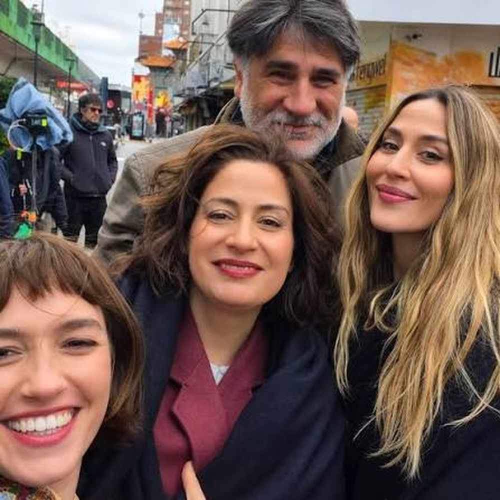Jimena Barón junto a Candela Vetrano y Muriel Santa Ana: las protagonistas de la nueva serie de Netflix. 