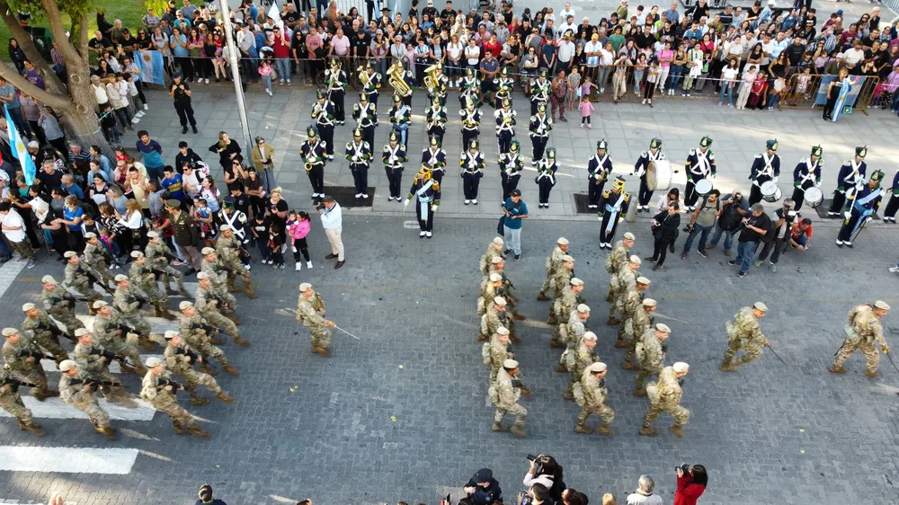 Emocionante y espectacular homenaje a los combatientes de Malvinas en Mendoza.