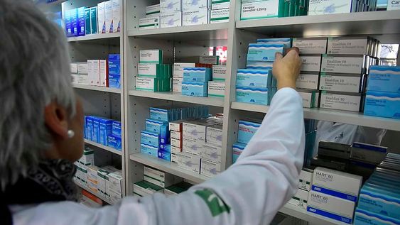 Algunos de los fármacos que podrían incluirse en esta disposición son: cremas alérgicas, laxantes, analgésicos, tratamiento de herpes, etc.