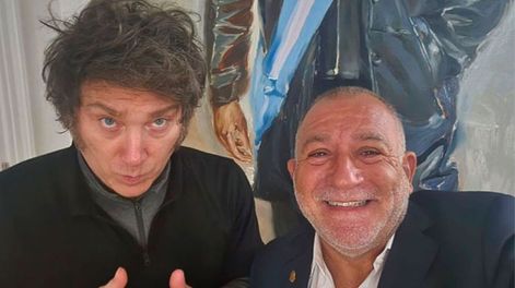 El cordobés Luis Juez junto al presidente Javier Milei.