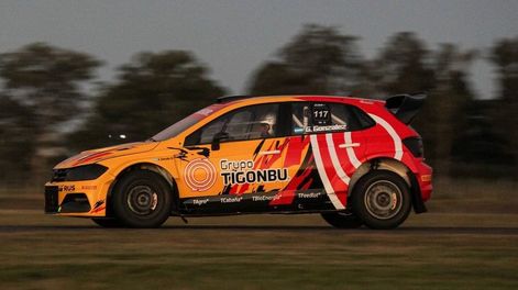 Los Andes | Gastón González (Maxi Rally Turbo) y Santiago Baldo (RC2N) lograron la victoria en la primera fecha del CARX en Concepción del Uruguay.