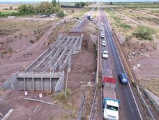 Así se están las obras de reconstrucción de los puentes sobre ruta 40 a cinco años del derrumbe que sufrieron. &nbsp;
