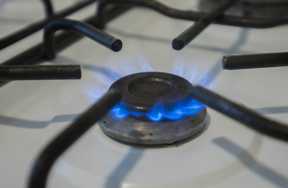 Las facturas ya llegan con el impacto de los consumos durante los fríos de mayo y junio, pero el descuento por Zona Fría llegará en agosto. Foto: Ignacio Blanco/ Los Andes.