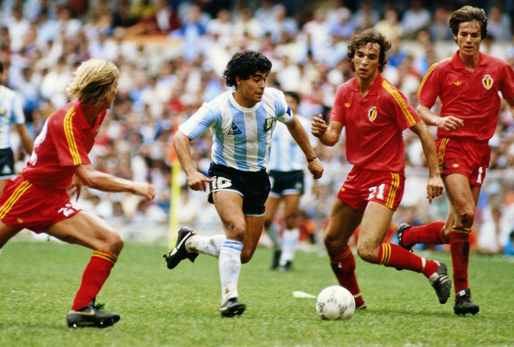 Subastan una mítica camiseta de Maradona del Mundial 86
