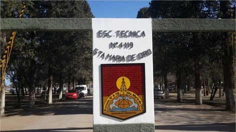 Pelea entre alumnos en una escuela de Rivadavia: un adolescente terminó con fractura de tabique y pérdida de conocimiento.
